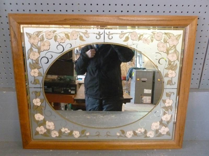 lot 135 image: Mirror