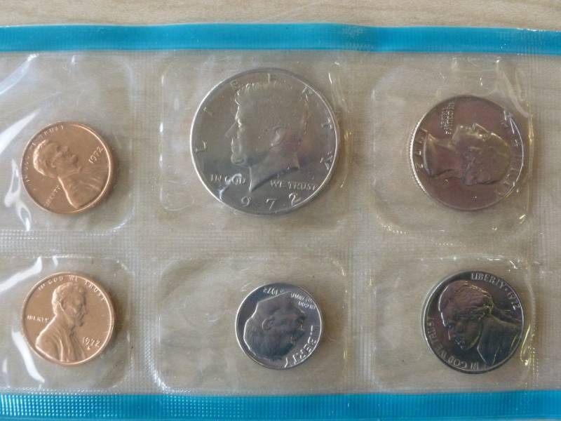 lot 163 image: Coin Set