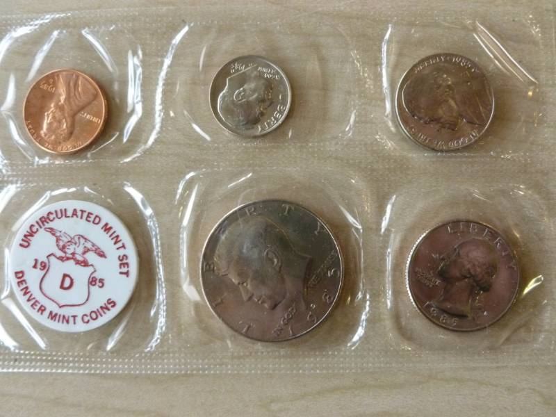 lot 164 image: Coin Set