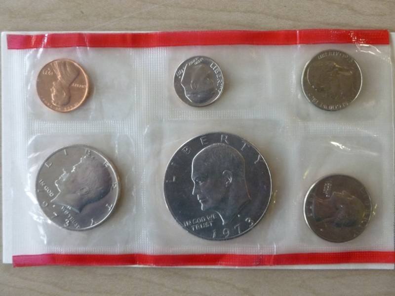 lot 167 image: Coin Set