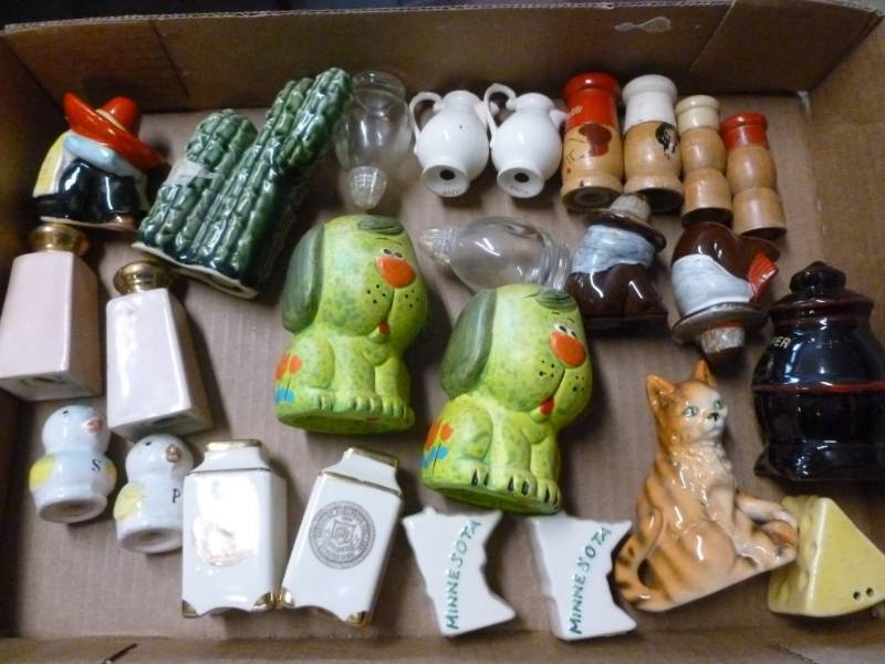 lot 183 image: Salt & Pepper Shaker Sets