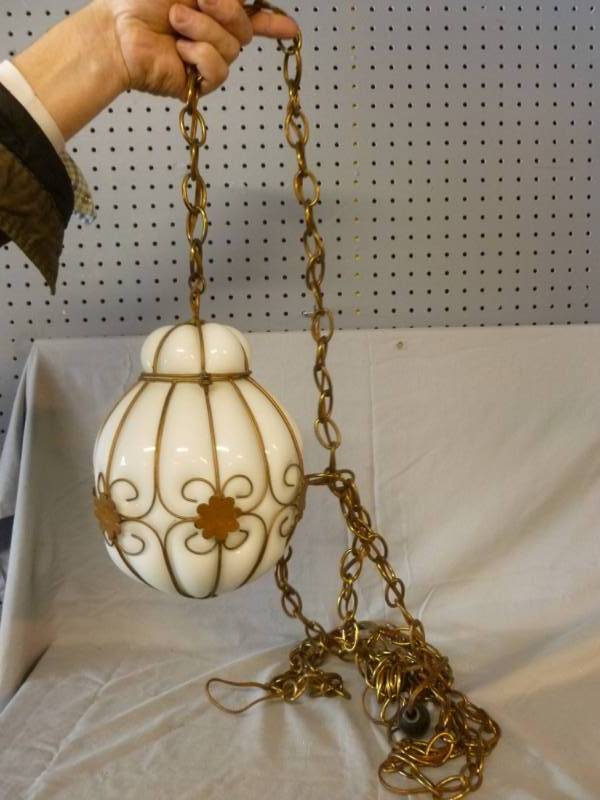 lot 186 image: Vintage Hanging Light