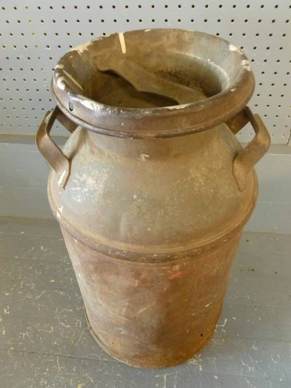 lot 198 image: Vintage Milk Can