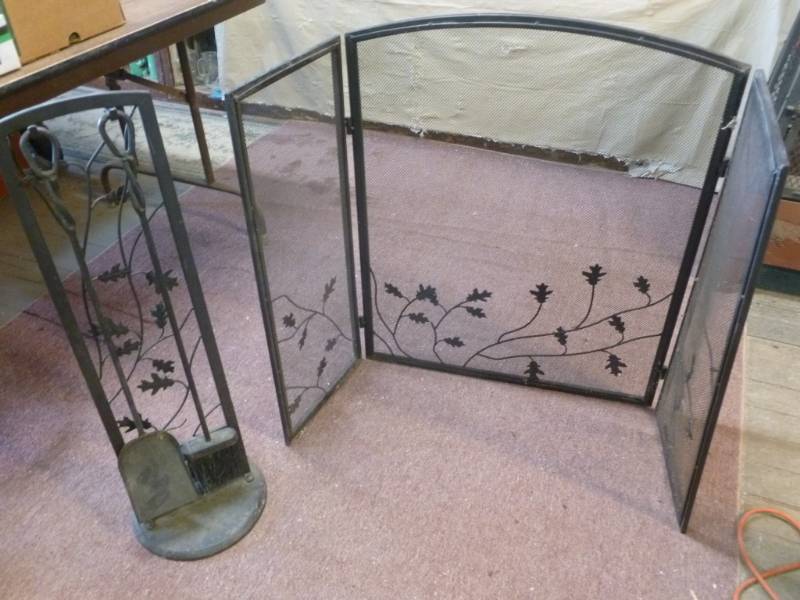 lot 200 image: Fireplace Surround