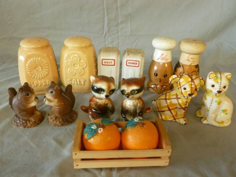 lot 214 image: Salt & Pepper Shaker Sets