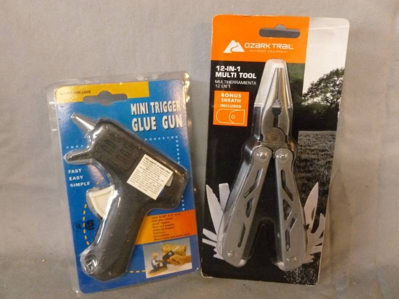 lot 218 image: Multi-Tool