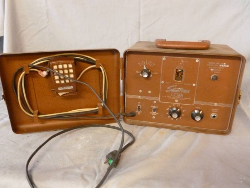 lot 235 image: Vintage Electronics