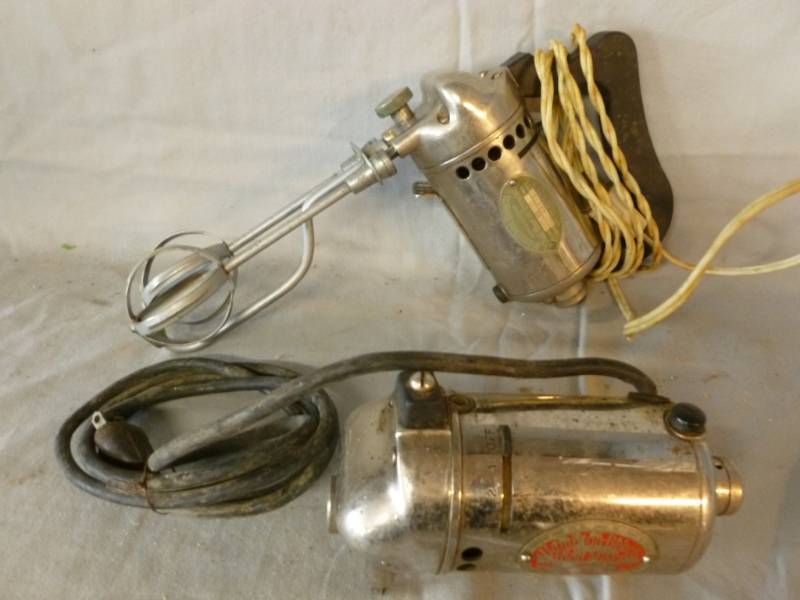 lot 264 image: Vintage Kitchen