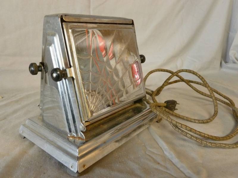 lot 263 image: Vintage Toaster