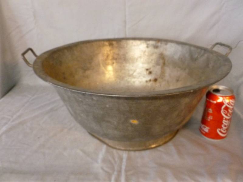 lot 267 image: Antique Dough Bowl