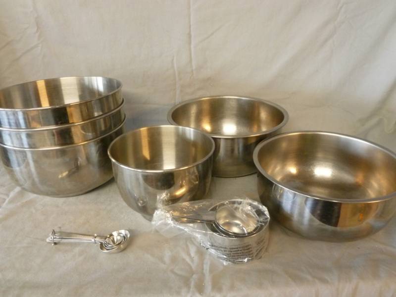 lot 268 image: Stainless Steel Bowl Set