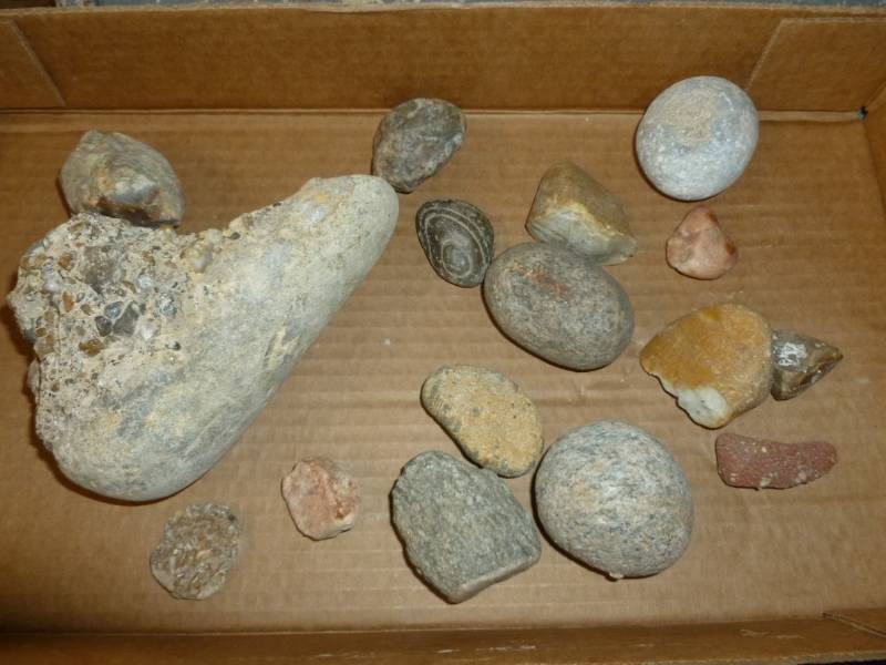lot 273 image: Collector Rocks