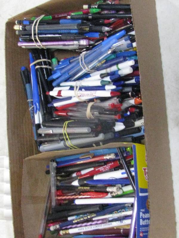 lot 29 image: Advertising Pens & Pencils