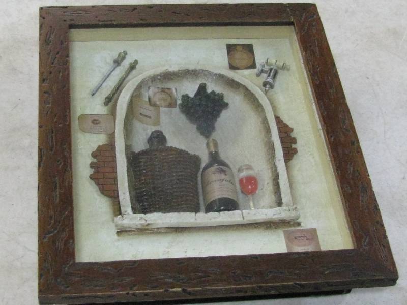 lot 32 image: Wall Decor