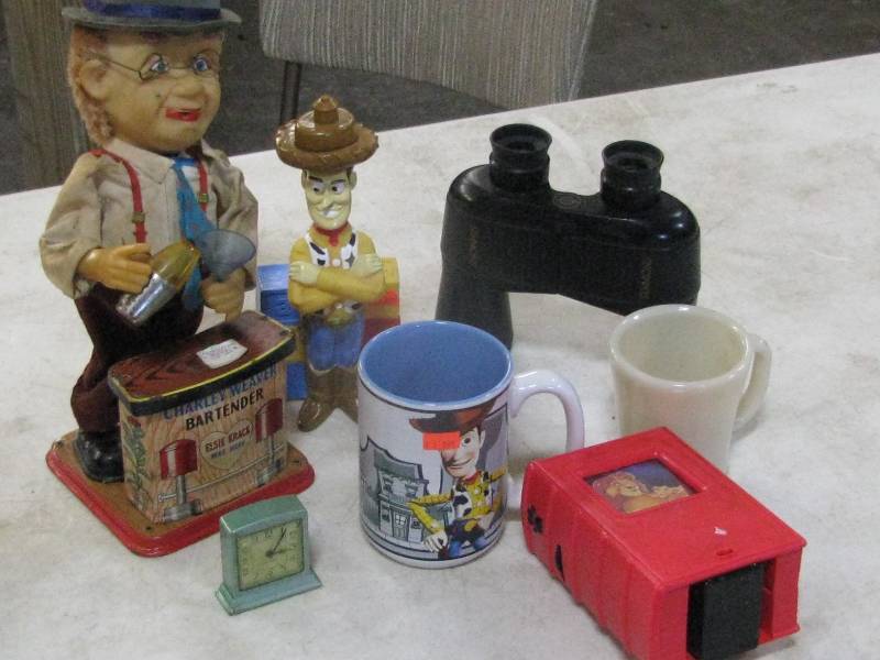 lot 33 image: Charlie Weaver Toy