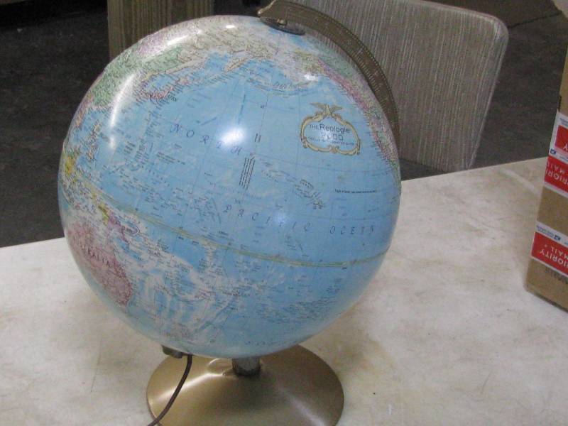 lot 64 image: Lighted globe