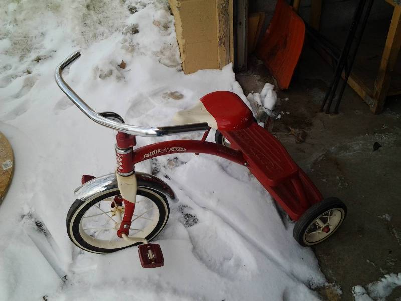 lot 4 image: Vintage Radio Flyer Tricycle