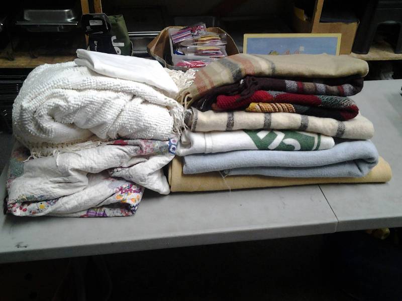 lot 29 image: Lot Of Assorted Blankets, Patchwork Quilt & Bed Spread