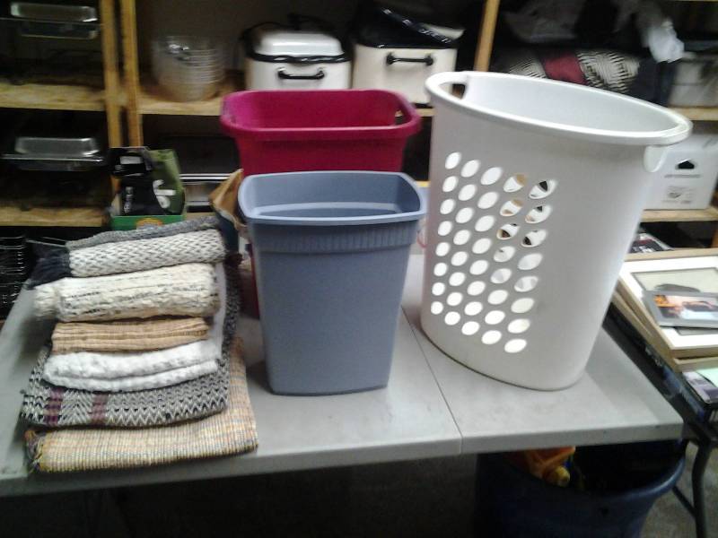 lot 30 image: Rugs, Garbage Cans, Laundry Hamper
