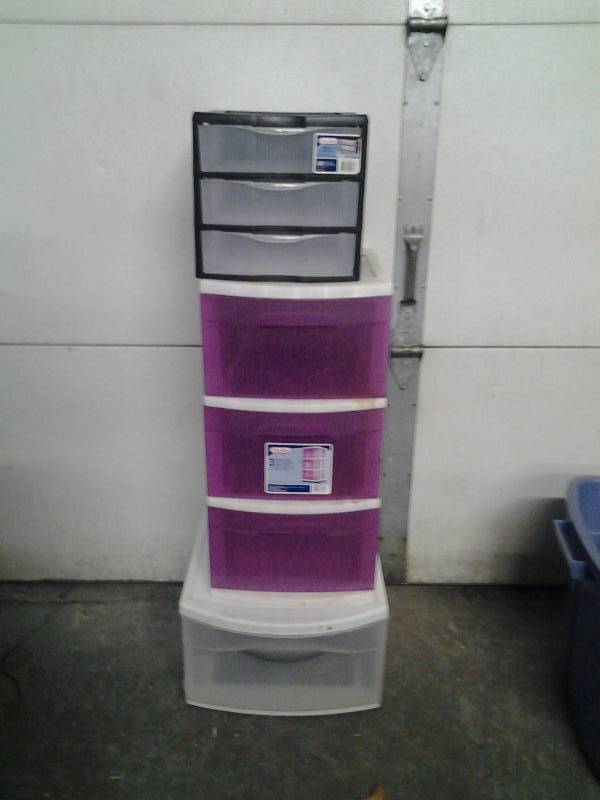 lot 34 image: 3-Sterilite Organizers