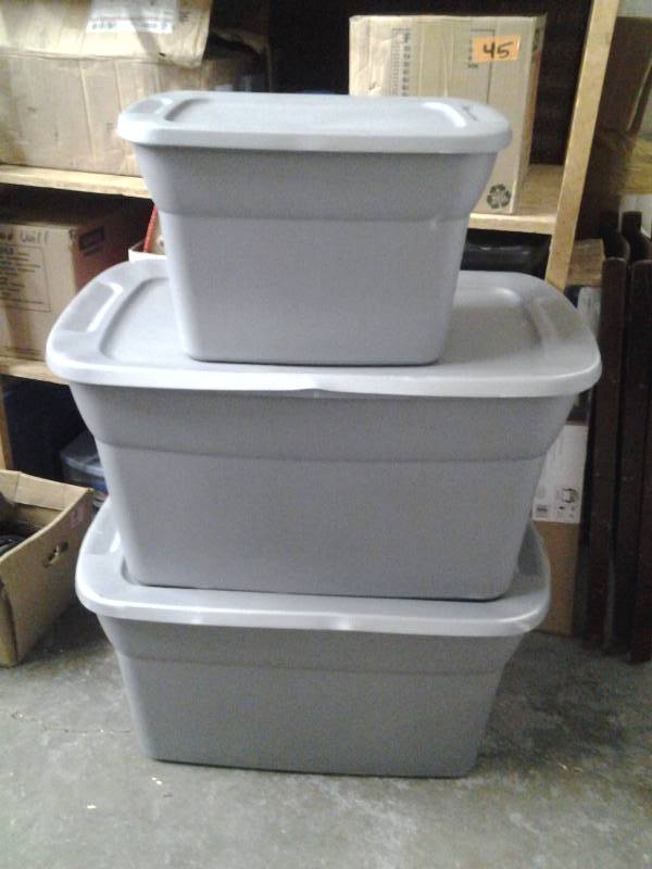 lot 35 image: 3-Sterilite Totes 2-30 Gallon, 1-10 Gallon