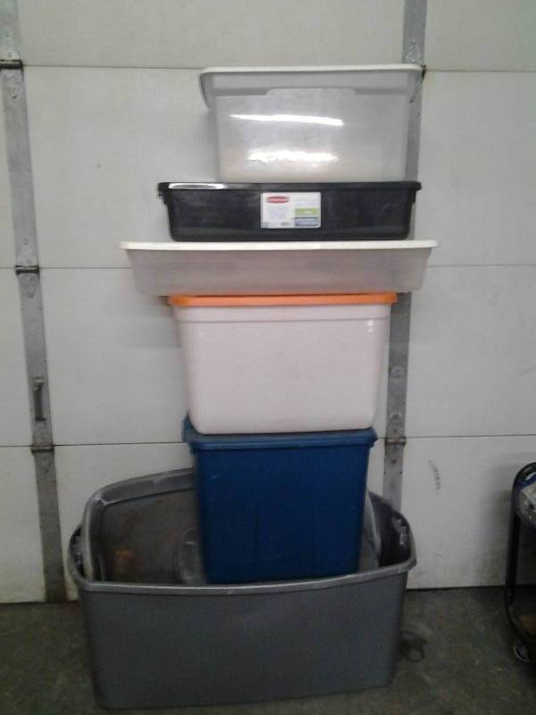lot 39 image: 6-Assorted Totes With Lids