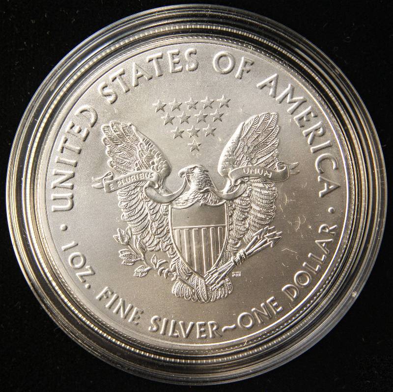 lot 67 image: 2018 AMERICAN SILVER EAGLE 1 TROY OZ. .999 FINE SILVER IN AIRTITE