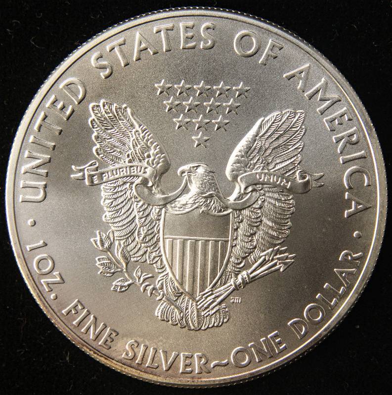 lot 73 image: 2013 AMERICAN SILVER EAGLE 1 TROY OZ. .999 FINE SILVER DOLLAR