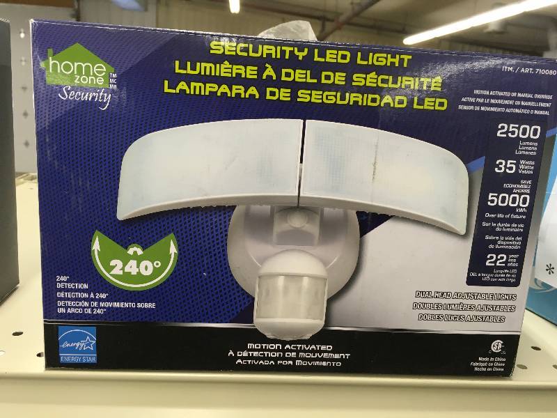 lot 279 image: TEST RITE MOTION SECURITY LIGHT, MSRP $39.99