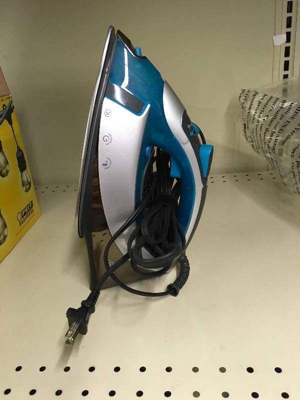 lot 308 image: SUNBEAM TURBO STEAM IRON, MSRP $29.89