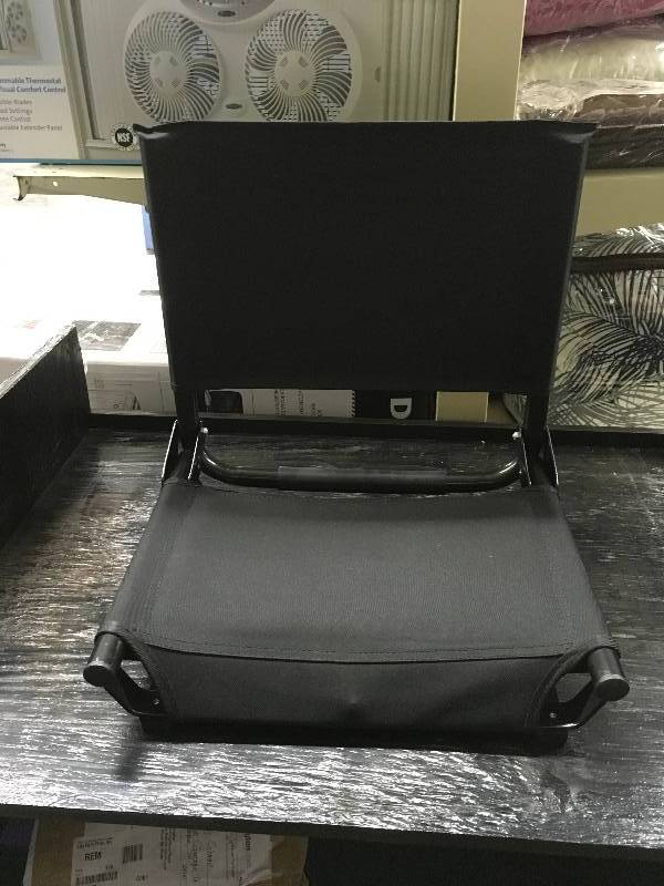 lot 313 image: CASCADE MTN STADIUM SEAT, MSRP $19.99