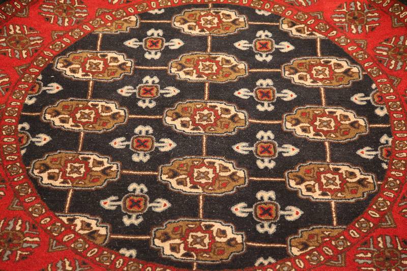 lot 210 image: 6ft Round Rug (Rug #601)