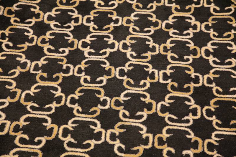 lot 201 image: 6ft Round Rug (Rug #609)