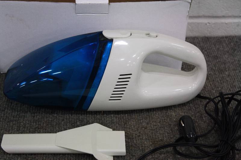 lot 45 image: 12Volt Handheld Car Vac