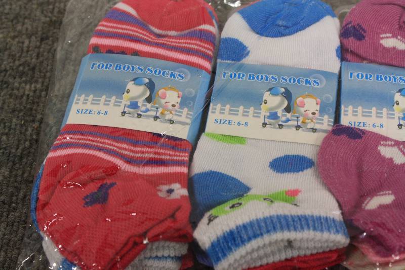 lot 143 image: Girls Socks New Size 6-8