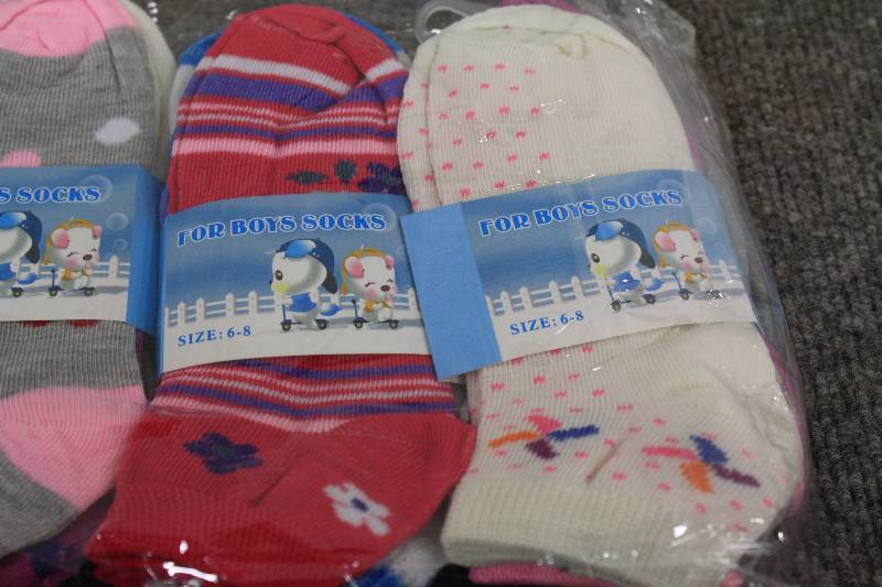 lot 189 image: Girls Socks 12 Pairs - New - Size 6-8
