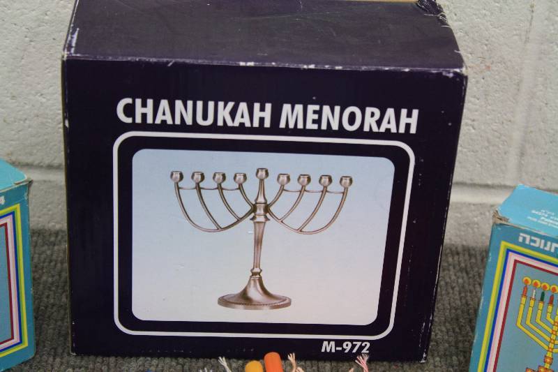 lot 195 image: Chanuka Menorah & Candles