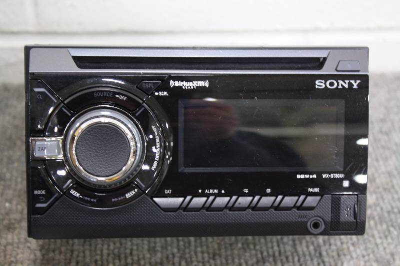 lot 187 image: Sony WX-GT80UI Disc Player - NEW