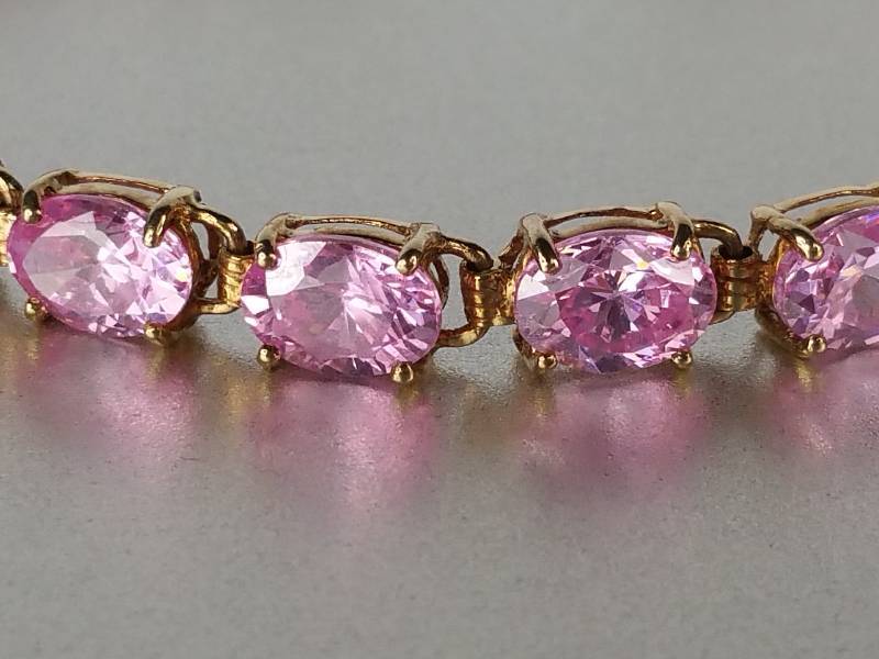 $1750 Retail.  Ladies 11ct Pink Sapphire Bracelet in 10k Gold
