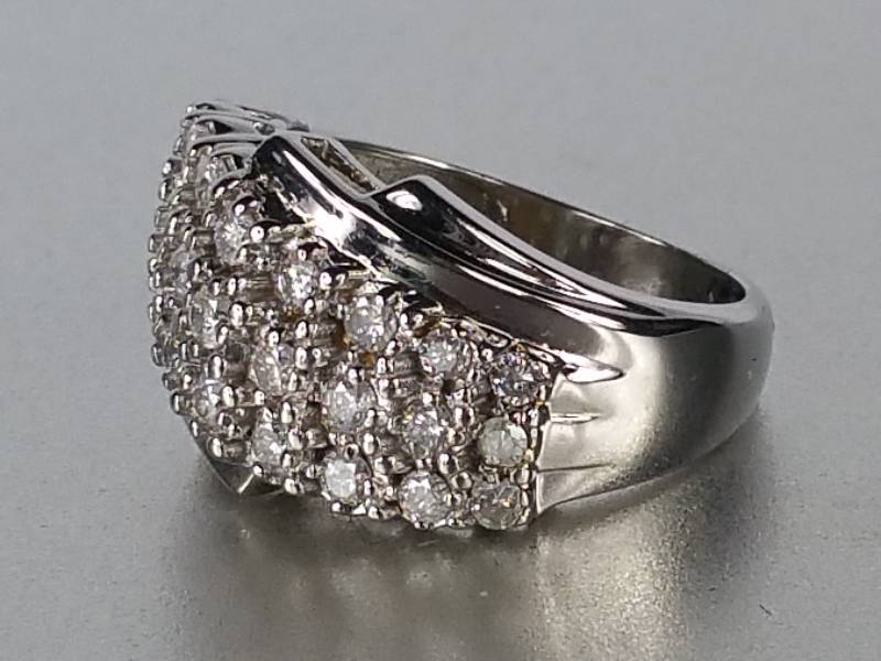 $2950 Retail.  Ladies Beautiful Diamond Ring in 10kt Gold