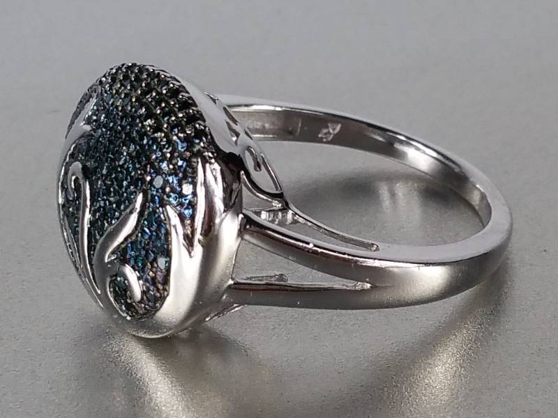 $900 Retail.  Ladies Beautiful Designer Blue Diamond Ring - Very Unique