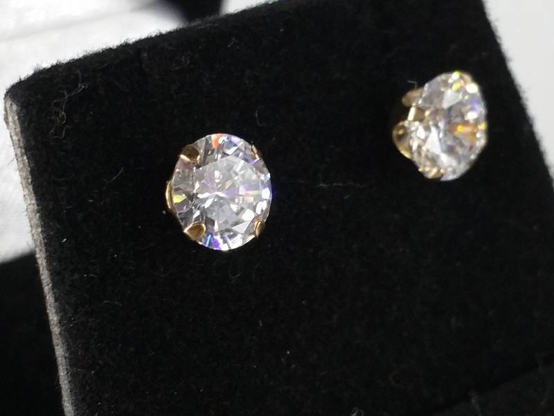 Ladies 2ct White Sapphire Stud Earrings
