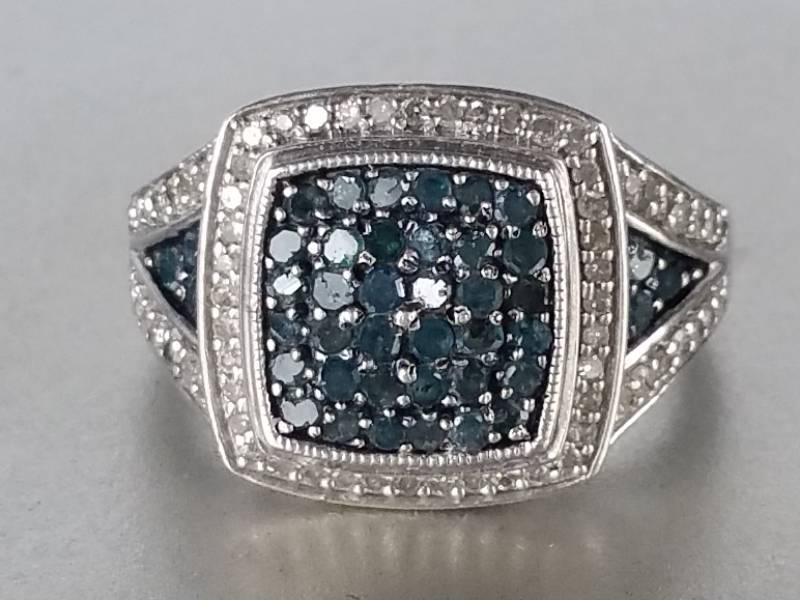 Ladies Blue & White Diamond Estate Ring