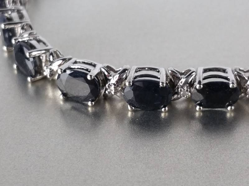 $1000 Retail.  Ladies 11ct Genuine Sapphire Bracelet