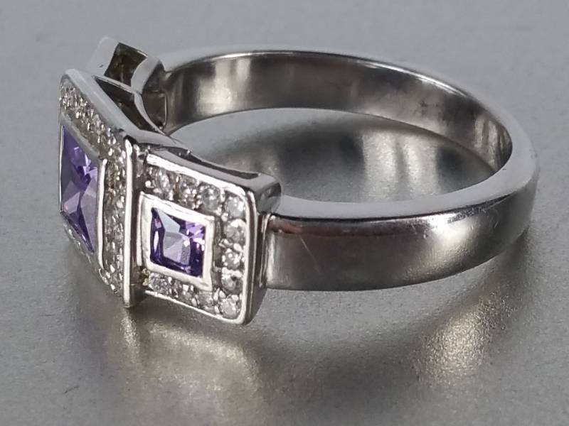 Ladies Beautiful Amethyst Ring