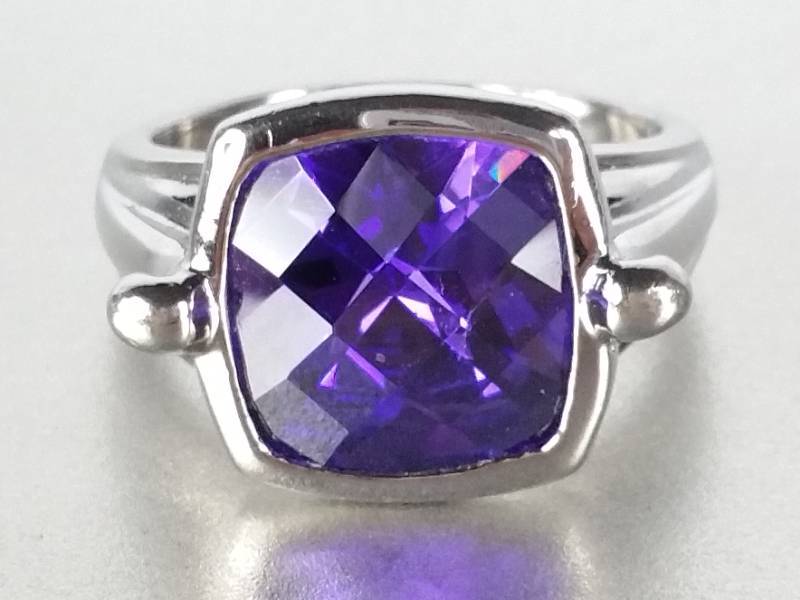 Ladies 12ct Amethyst Designer Ring