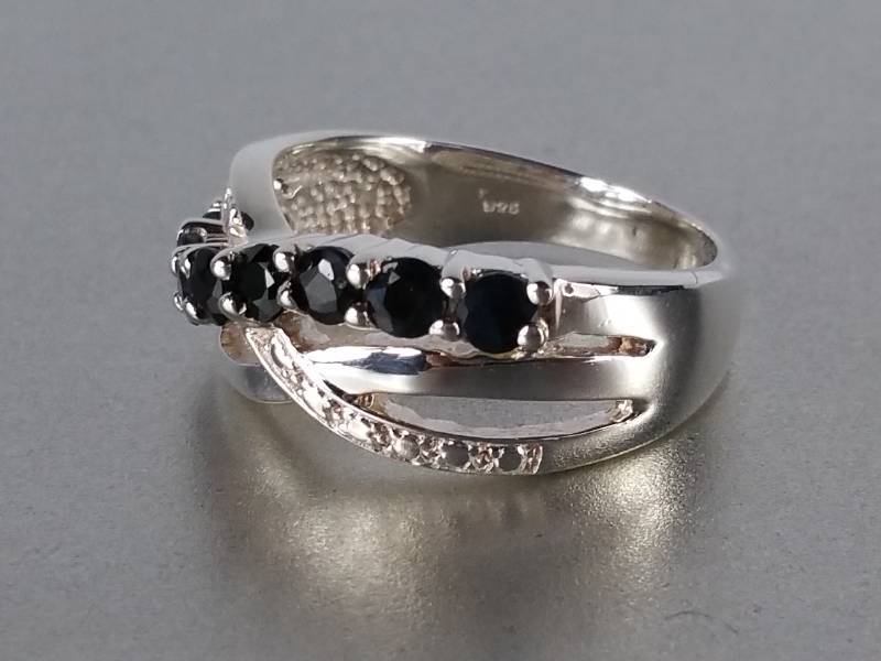 Ladies Gorgeous Designer Sapphire Ring