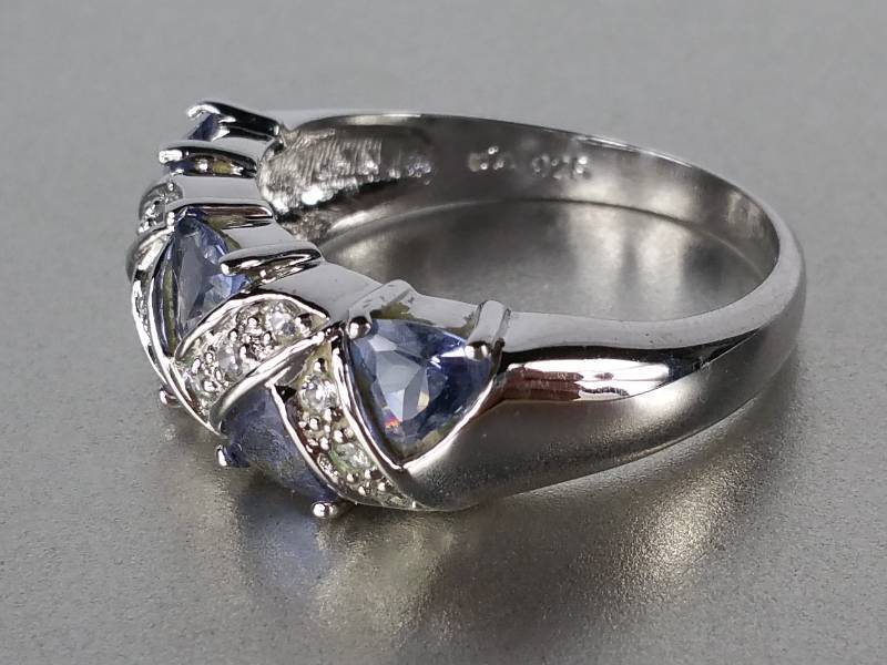 Ladies Tanzanite Estate Ring