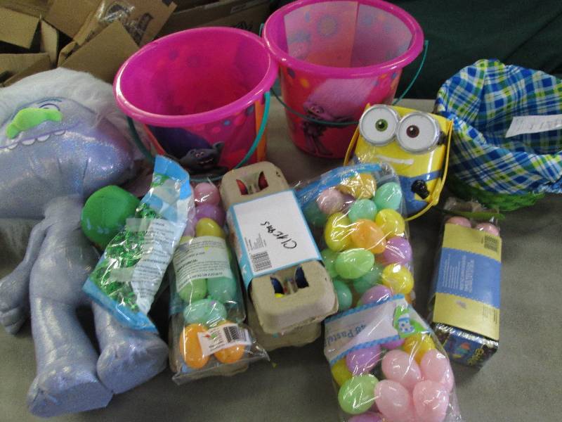 Troll, Confetti eggs, Buckets, Bask...