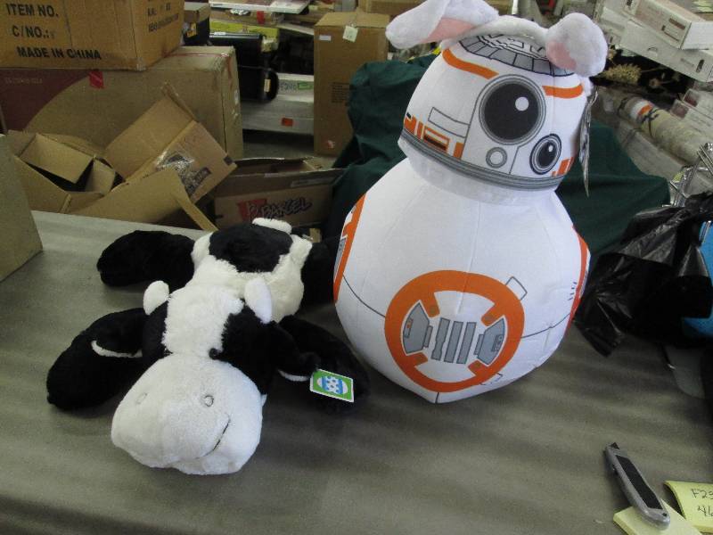 Plush Cow, Star Wars BB-8...